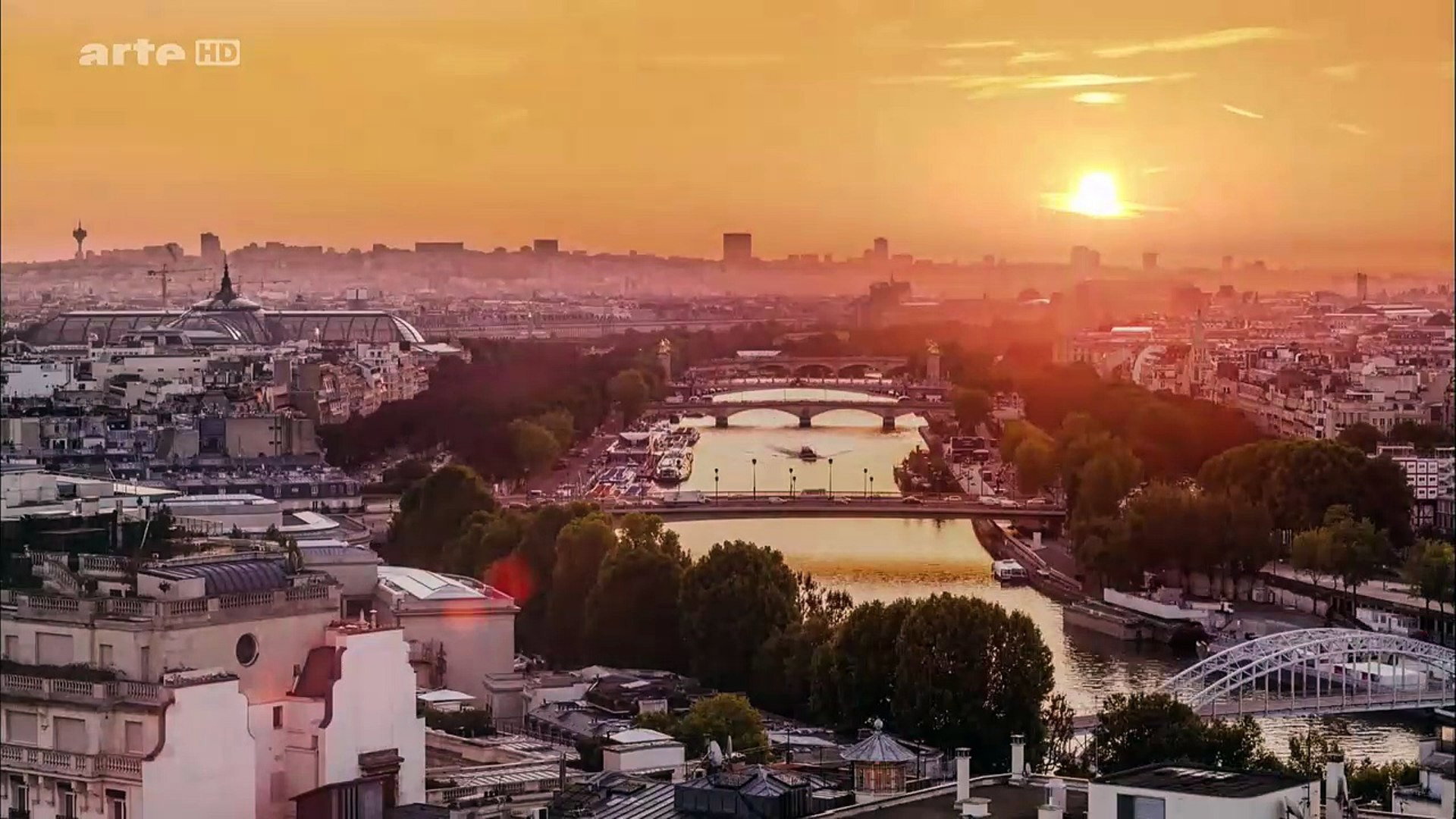 Neighborhood stories: Paris-Berlin